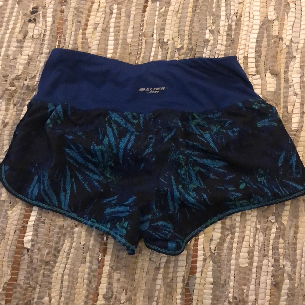 Shorts - Picture 3 of 3